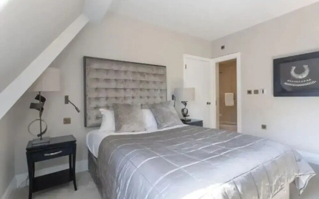 Luxury Mayfair 2 Bedroom Apartment