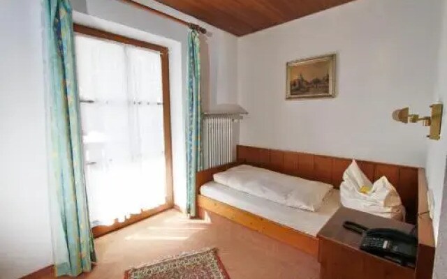 2NEUMAYR
