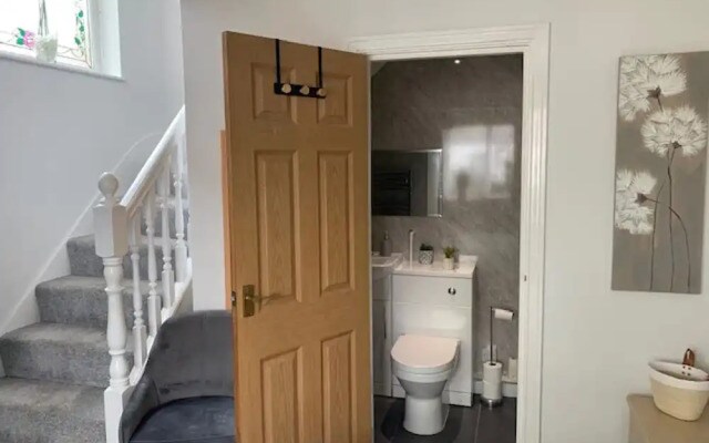 One Bedroom Apartment With En-suite & Patio