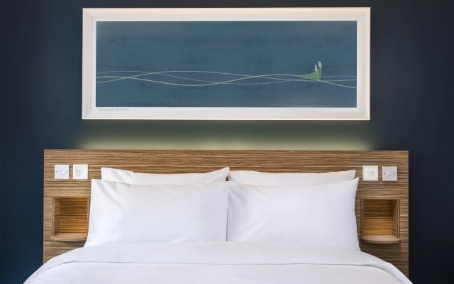 Отель Travelodge Liverpool Central Queens Dock and Arena