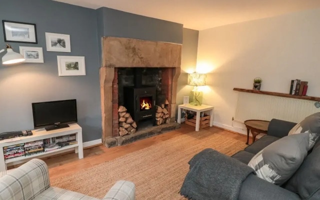 3 Brookside Cottages