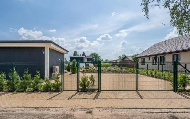 Family Garden House with Parking & Playground