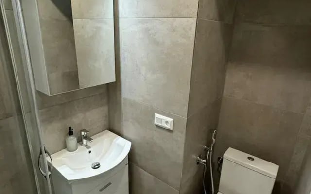 1 Bed Flat - Sleeps 2 - Pets - Smoking on Terrace