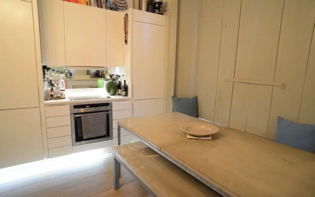 1 Bedroom Flat Near Royal Oak Station