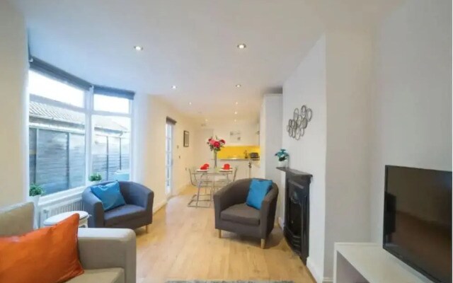 Charming Tower Bridge House