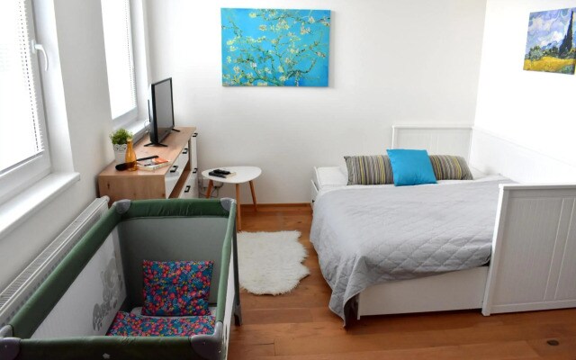 Airstay Prague apartment: Grebovka
