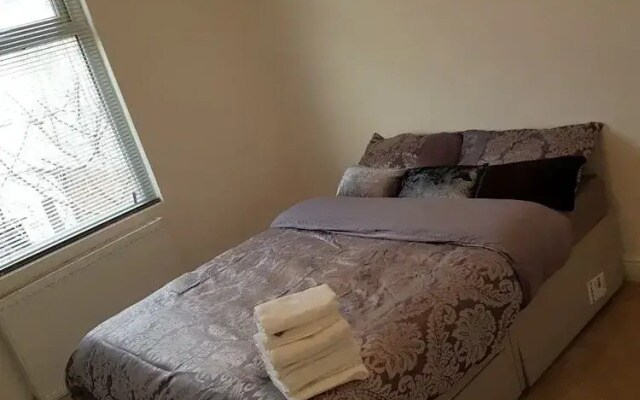 Woodleigh Luxury 3 Bedrooms House