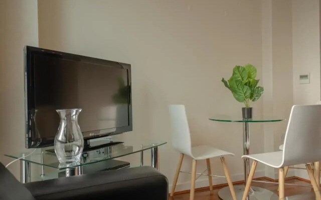 Moorgate Apartments by MySquare