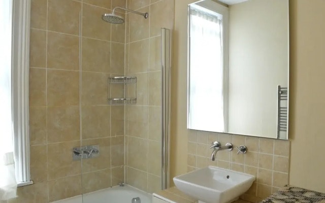 2 Bedroom Apartment In South Clapham