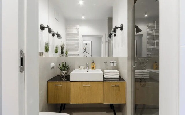 Lumina apartment with balcony Warsaw