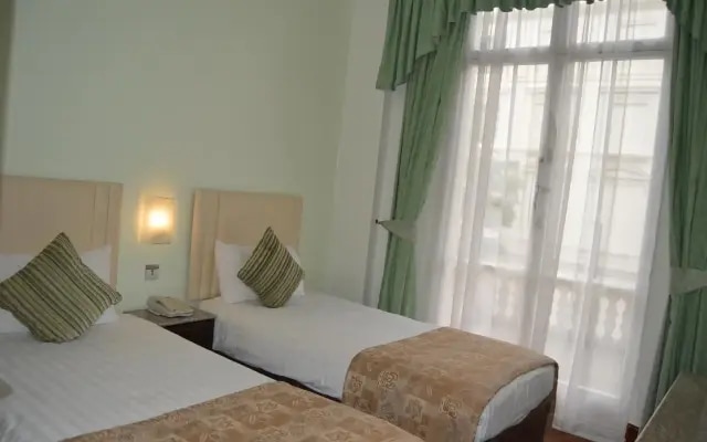 Holiday Villa Hotel
