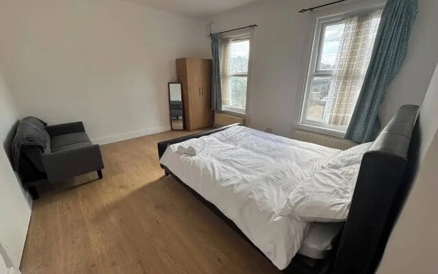Croydon Dream House on Lancing Road