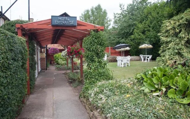Tudor Lodge Hotel