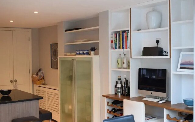 2 Bedroom House in Clapham Common