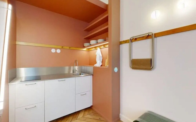 Joivy Pleasant 1-bed Flat w/ Shared Courtyard