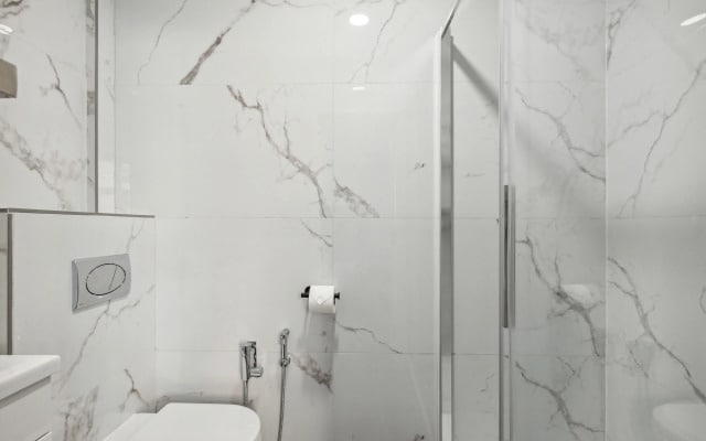 STH Sutherland Avenue Apartment