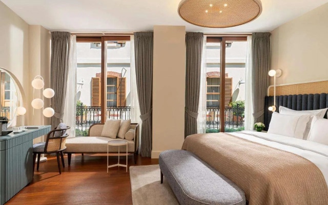 Ecole St Pierre Hotel
