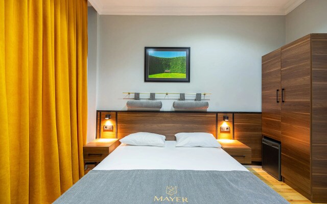 Aram Kerasi Rooms