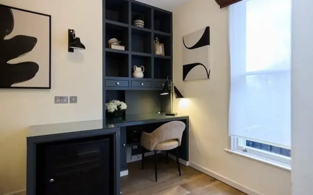 The South Hampstead Hideaway - Stylish 6bdr Home