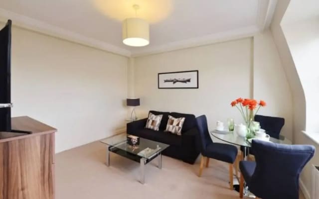 Bright and Central Studio Apartment