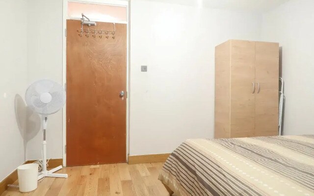 Saltwell Street - Deluxe Double Room
