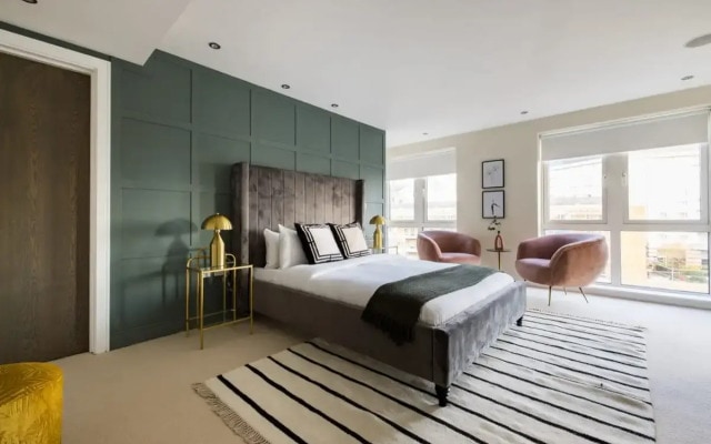 The Doulton Escape - Modern 2BDR with Balcony