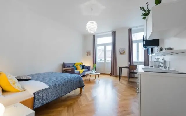 Beautiful Malastrana Studio