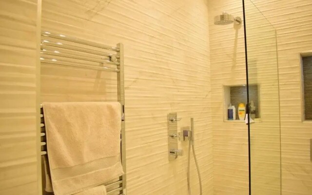 1 Bedroom Apartment In Kilburn