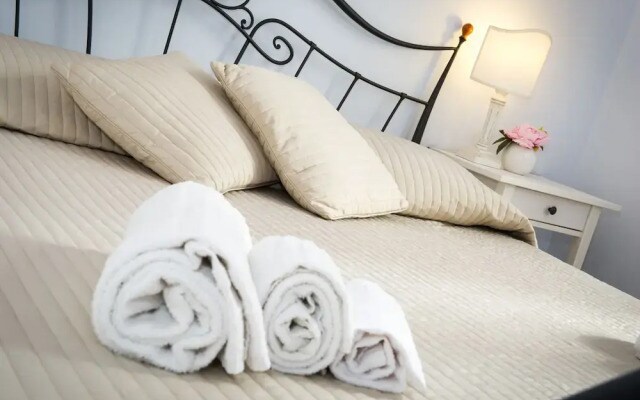 Home Candia