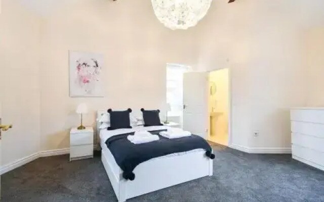 2 Ascot Mews - The Den York