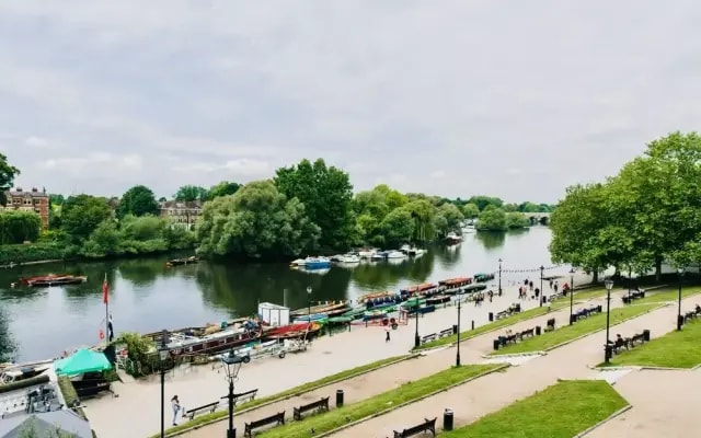 Richmond Riverside Apartment