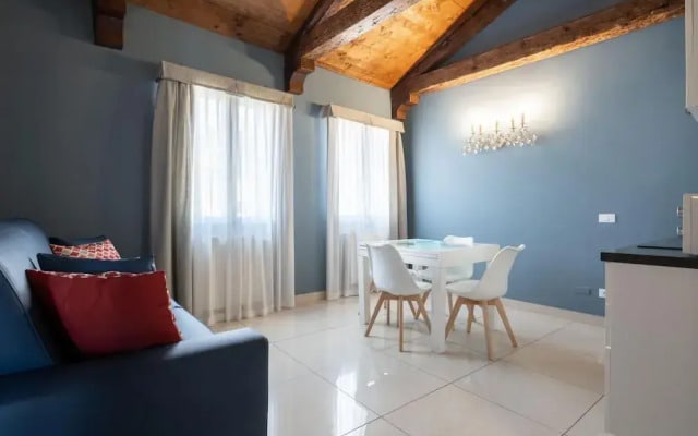 Vivaldi Suite Apt 2 in Venecia