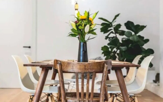 3 Bedroom Warehouse-style Apartment in Balham