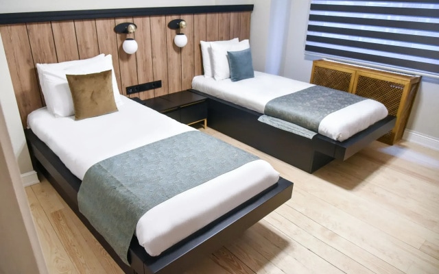 Luxir Hotel