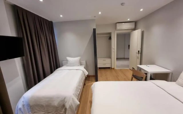 10m2 Hotel