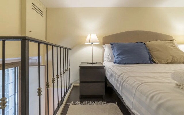 iFlat Yellow Monti Studio Apartment