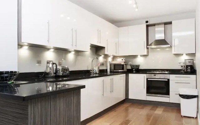 Lets Holiday In London Blackheath