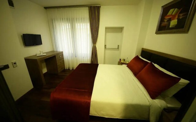 Pandora Hotel