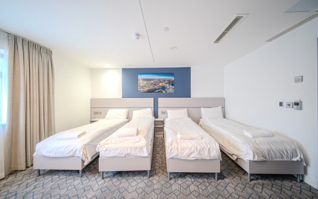 Ilford Grand Hotel