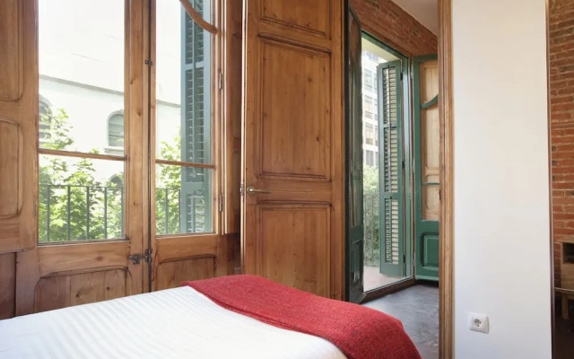 Beautiful Eixample Flat for Families