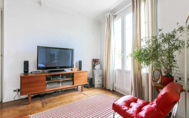 Spacious & Bright Apartment for 2 in Faidherbe/nation
