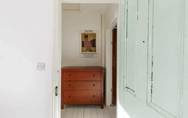 Hackney - Victoria Park: Generous 2 Bed Terrace