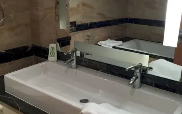 LVE- Knightsbridge Apartments
