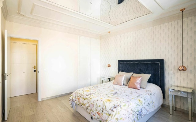 Cuidadosamente decorado apartamento junto al metro