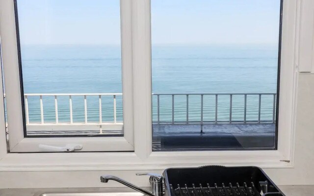 8 Seaview @ Bridlington Bay