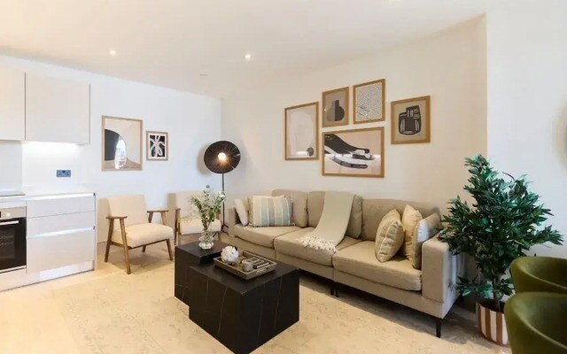 The South Wimbledon Escape - Lovely 3bdr With Balcony