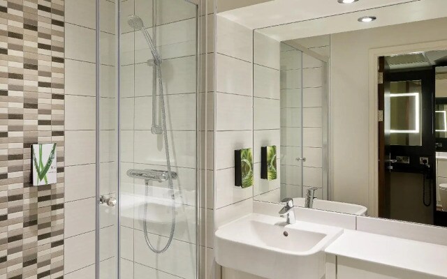 Premier Inn Manchester - Swinton