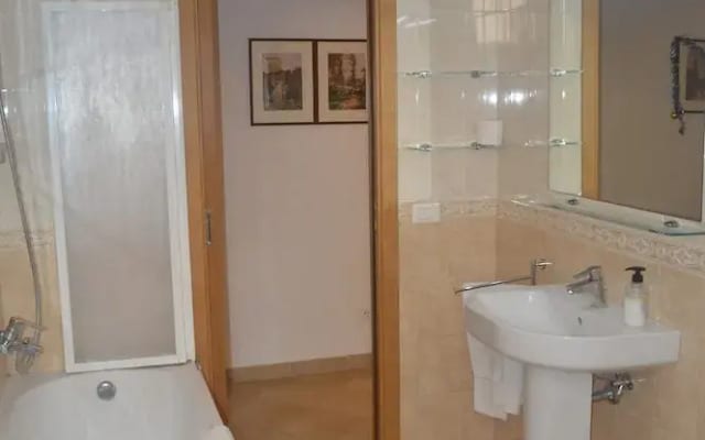 Manara House