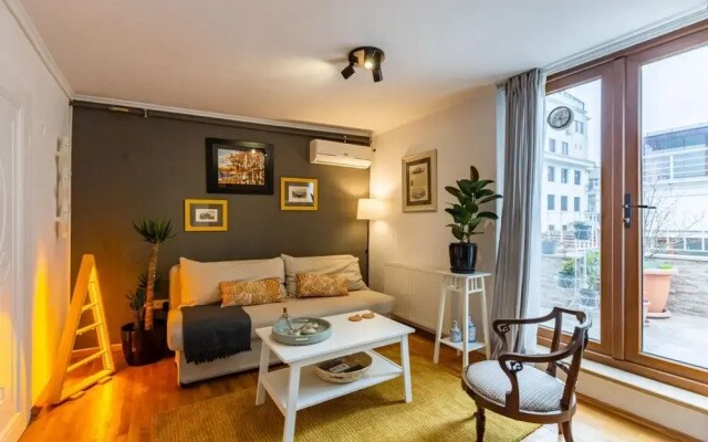 Splendid Flat With Terrace Near Istiklal Street