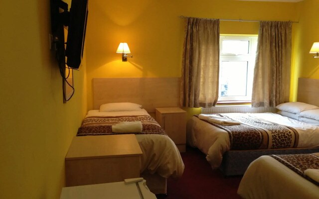 Acton Town Hotel